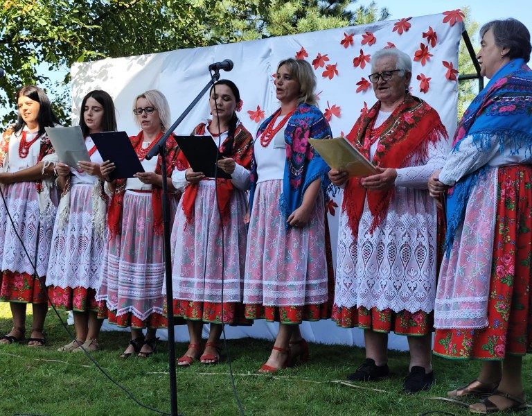 Patriotyczne wydarzenia związane ze Świętem Wojska Polskiego w Strzelczyskach (Ukraina)